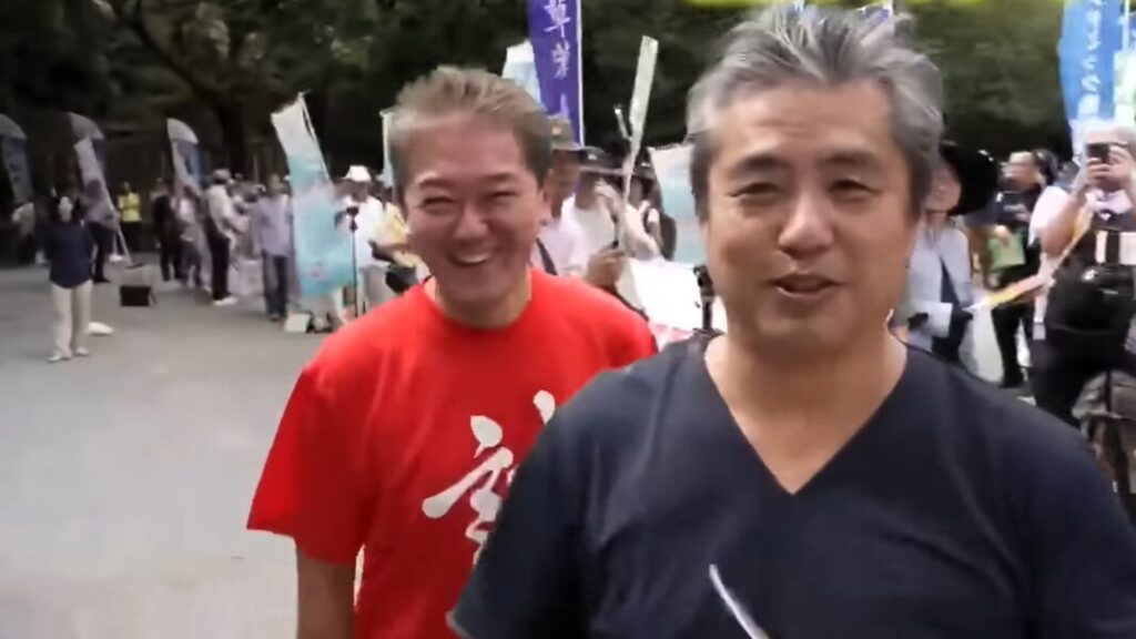 内海氏・野沢氏への刑事告訴と裏腹な「仲良し」パフォーマンス