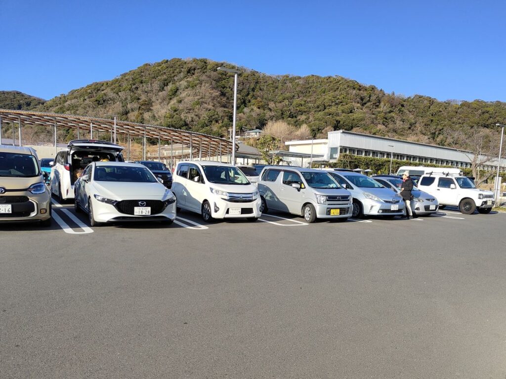 保田小学校 駐車場