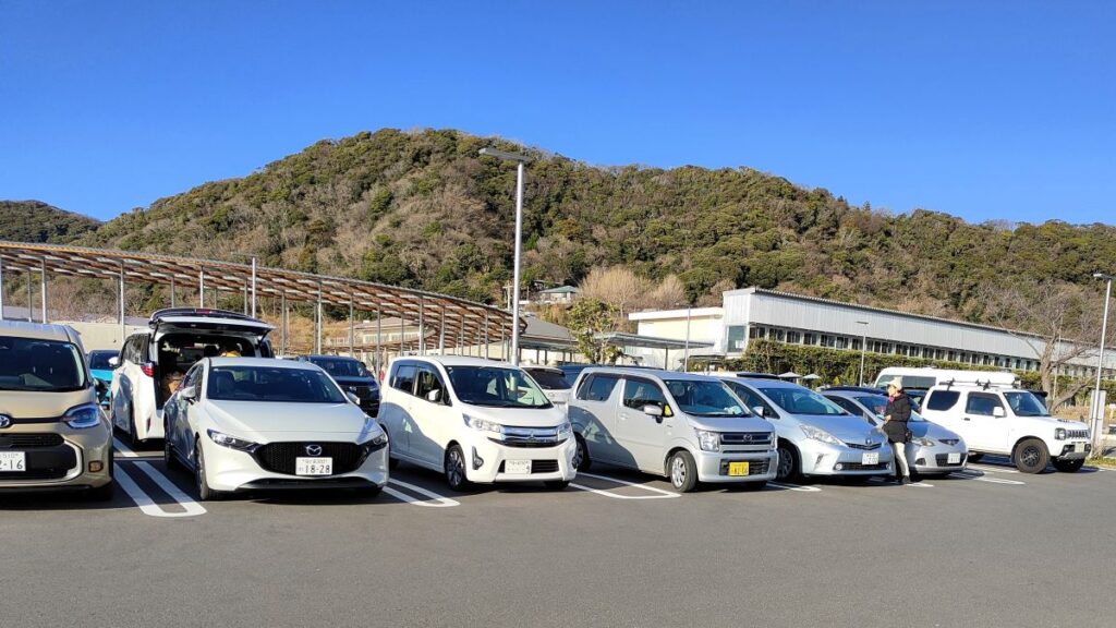 保田小学校駐車場